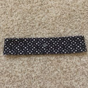 Patterned B&W Lululemon headband